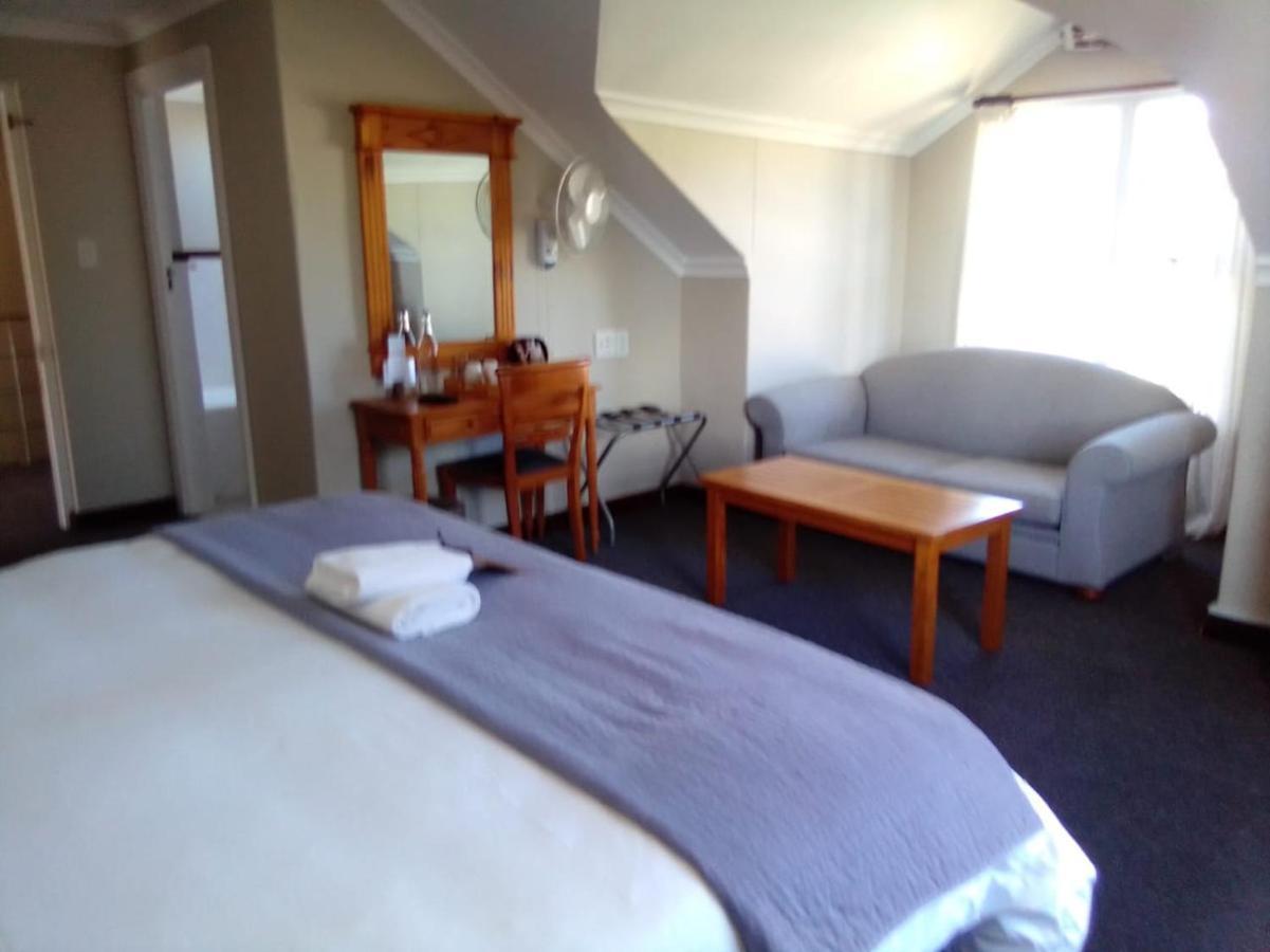 Blue Bay Lodge Saldanha Bay ภายนอก รูปภาพ
