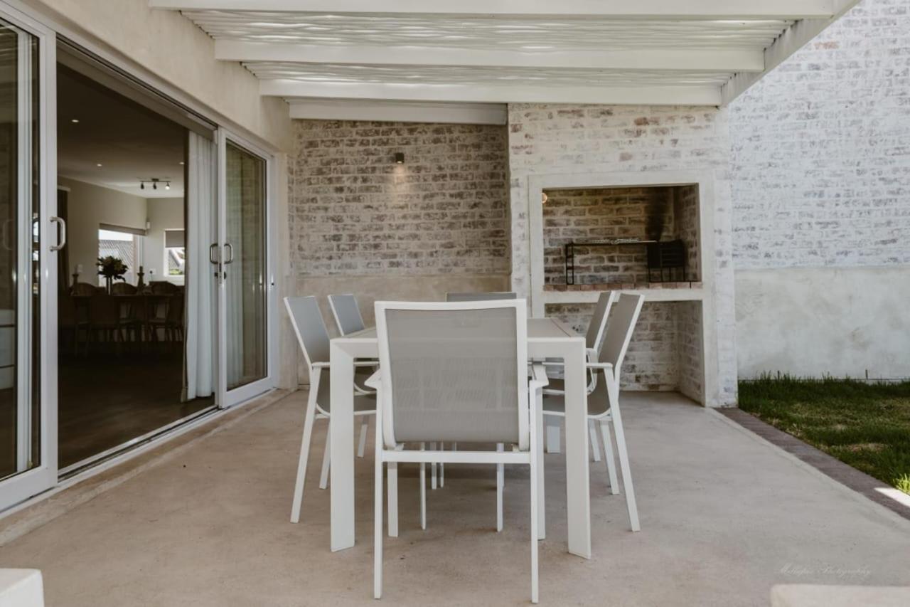 Blue Bay Lodge Saldanha Bay ภายนอก รูปภาพ