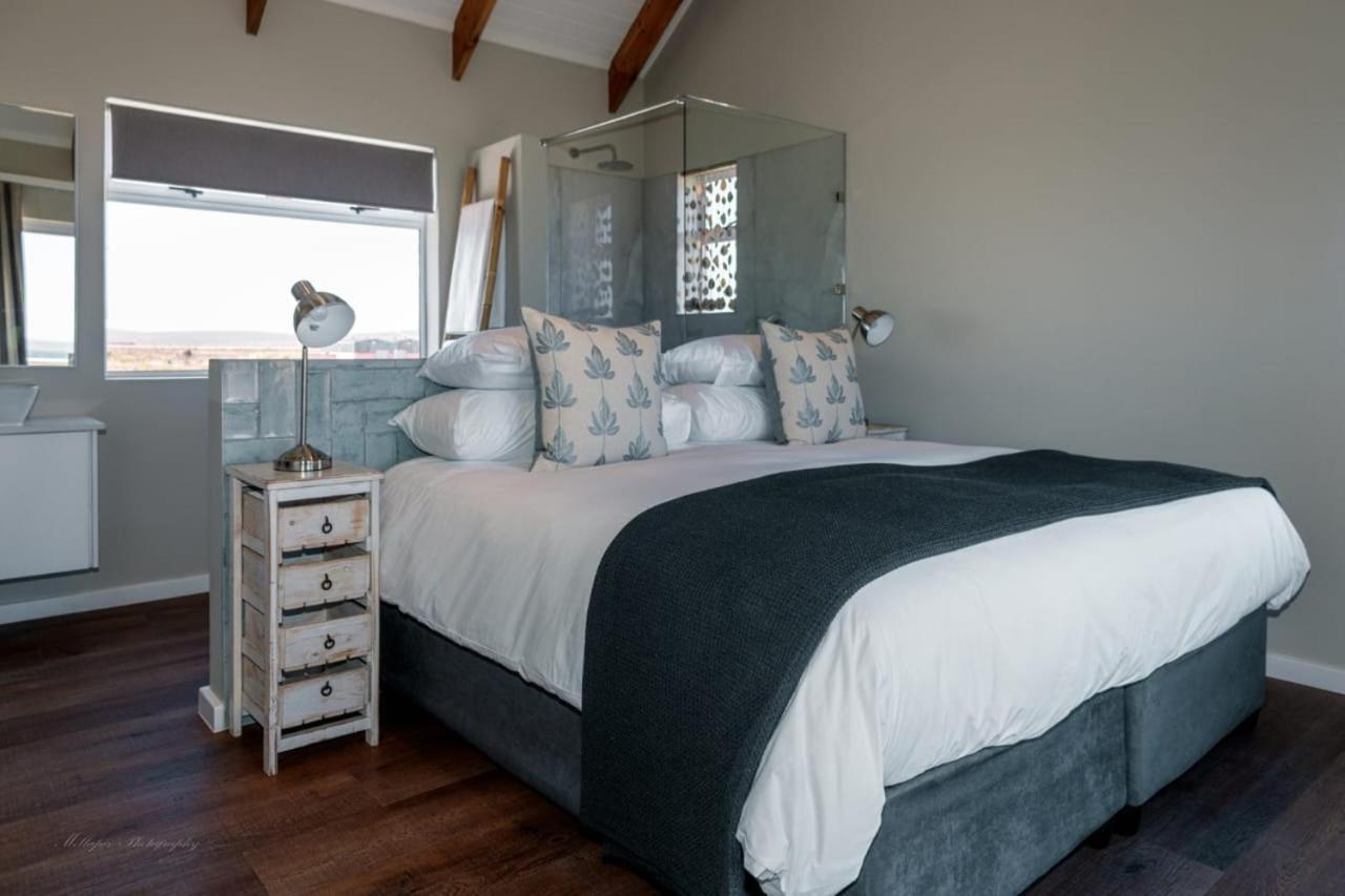 Blue Bay Lodge Saldanha Bay ภายนอก รูปภาพ