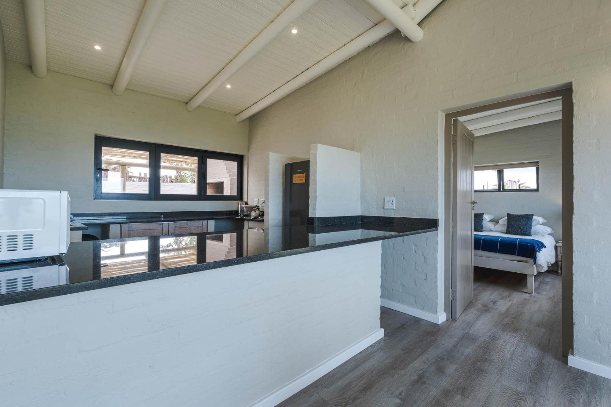 Blue Bay Lodge Saldanha Bay ภายนอก รูปภาพ