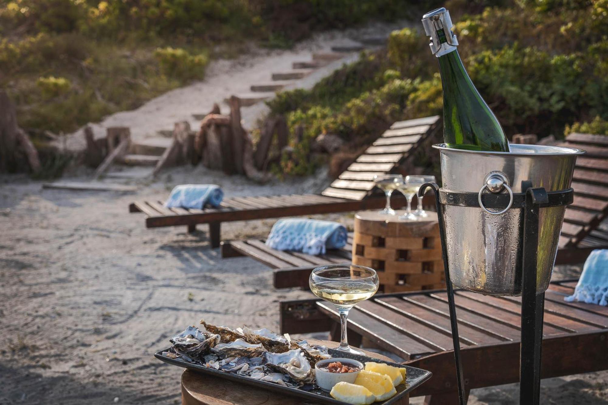 Blue Bay Lodge Saldanha Bay ภายนอก รูปภาพ
