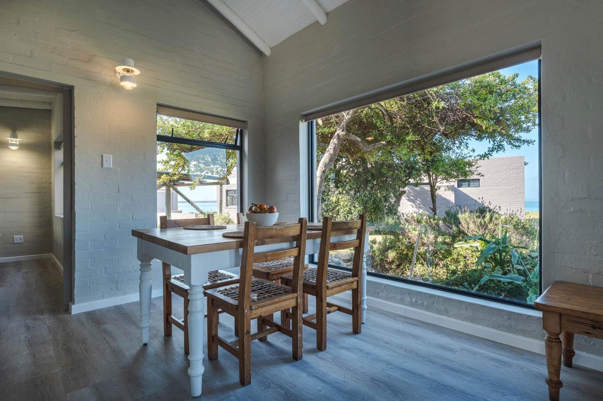 Blue Bay Lodge Saldanha Bay ภายนอก รูปภาพ